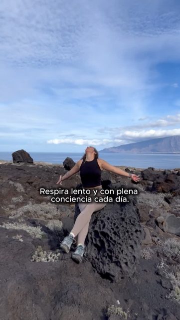 🌊✨ Sumérgete en la tranquilidad de la naturaleza y descubre el poder del mindfulness.
¿Lista para respirar profundamente e ir más allá de tus pensamientos?
Un gusto acompañarte 💜 @feliz.instante
.
.
.
#Mindfulness #Naturaleza #autoconocimiento #bienestar #breathwork #equilibrio #respiracionconsciente